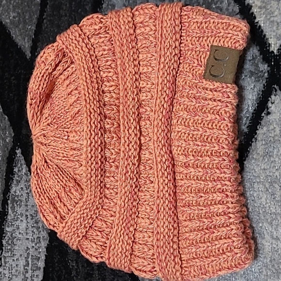 C.C CHUNKY STRETCH CABLE KNIT BEANIE HATS BUNDLE - Picture 3 of 11